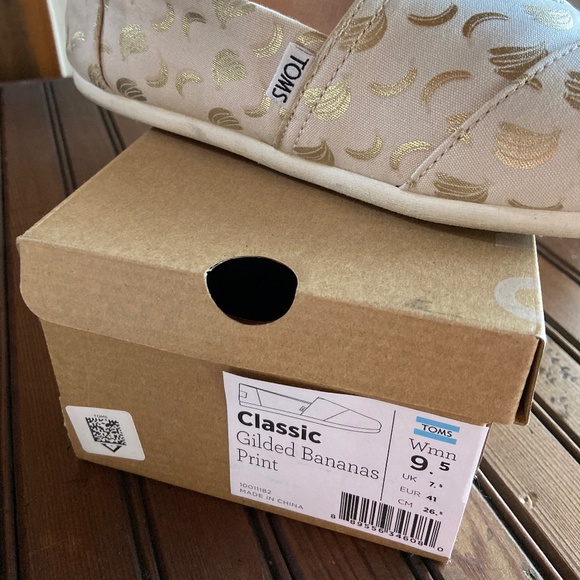 TOMS classic Gilded Bananas Print shoes - Picture 2 of 8
